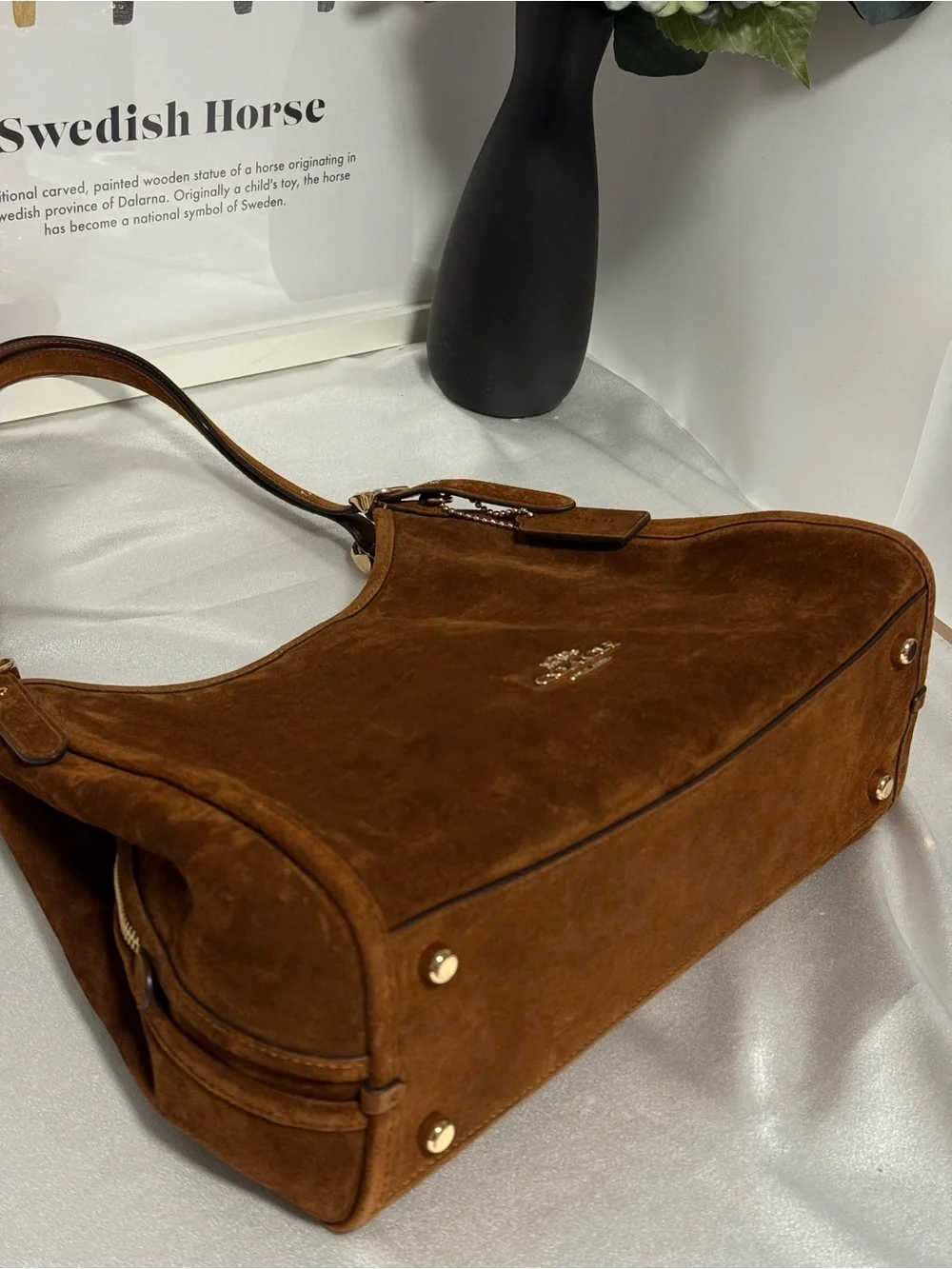 NWT coach Erin Shoulder Bag  Gold/Warm Brown cet41